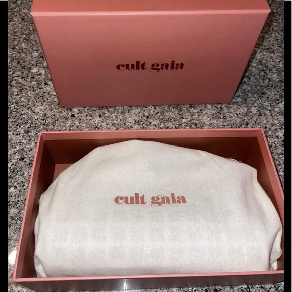 Alana shoulder bag Cult Gaia, ivory, nwt - Picture 13 of 15